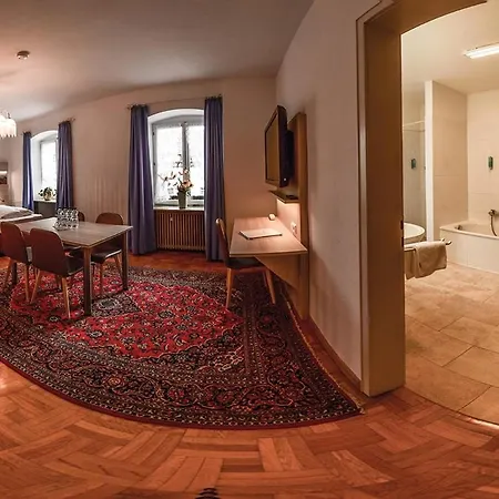 Hirschen 3*