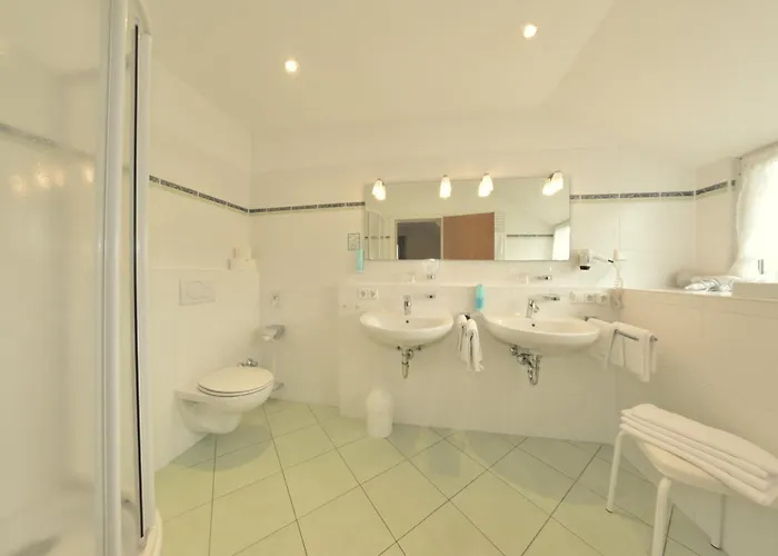 赫斯臣酒店 酒店